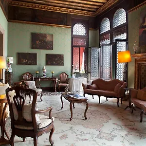 4* Affittacamere Palazzetto Pisani Grand Canal